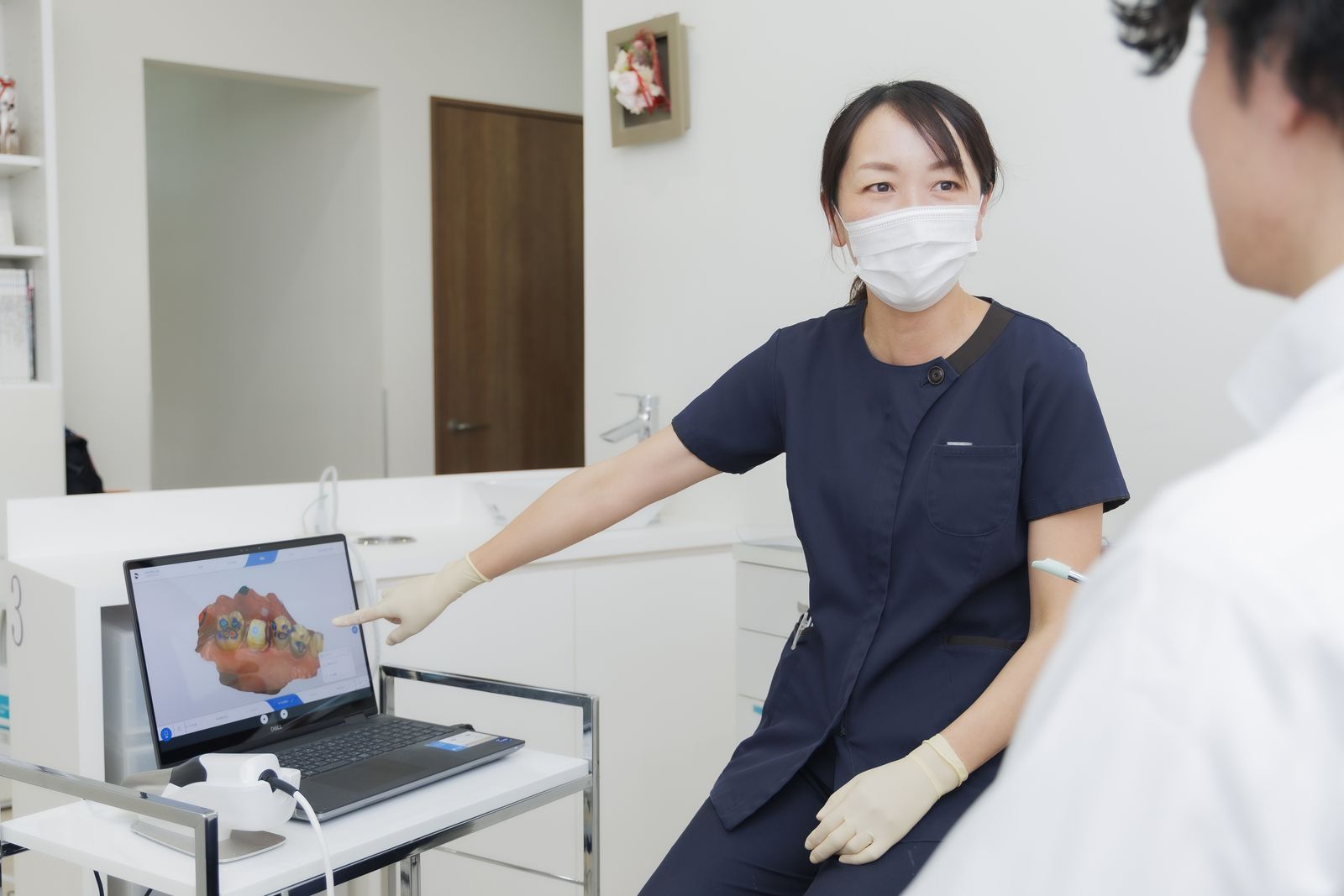 加齢や生活習慣による黄ばみを改善する「ホームホワイトニング」