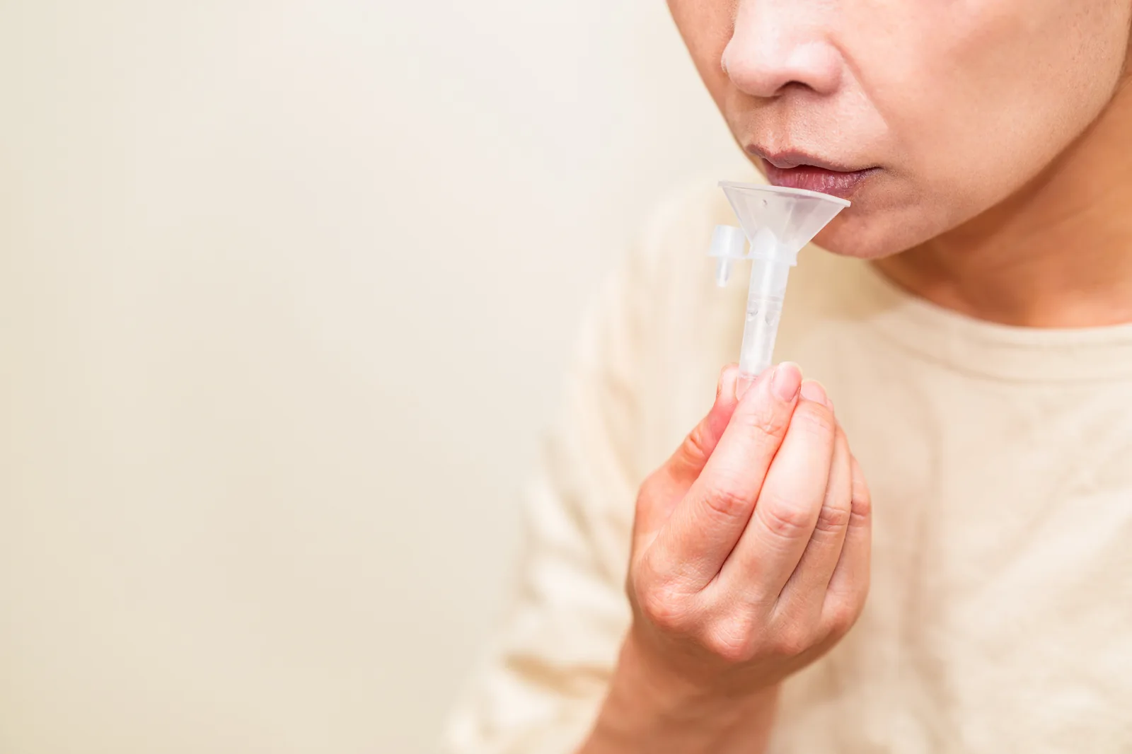 唾液検査器